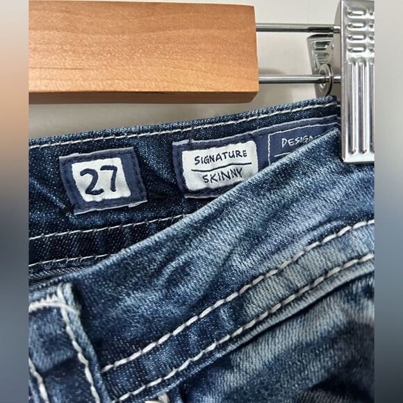 Miss Me Signature Skinny Jeans - Picture 4 of 11